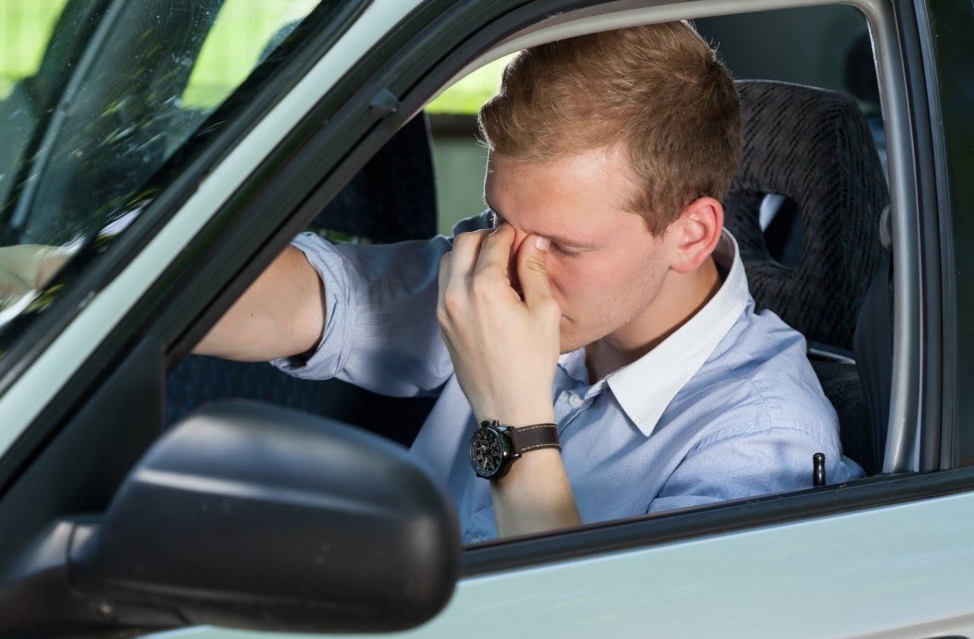 Những yếu tố gây mất tập trung khi lái xe và cách khắc phục