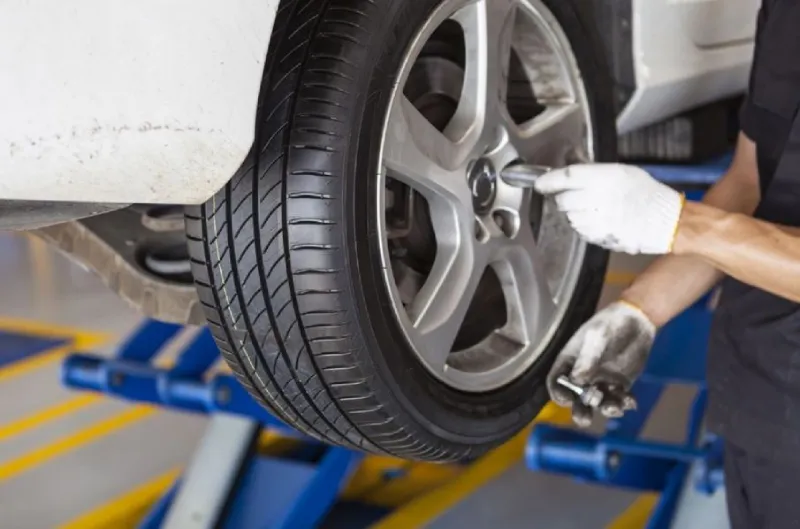 Khi nào bạn cần thay lốp dự phòng?